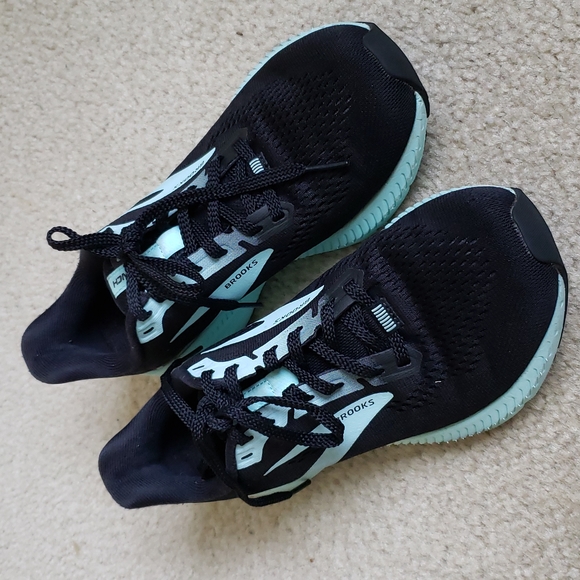 Brooks shoes - Picture 2 of 11